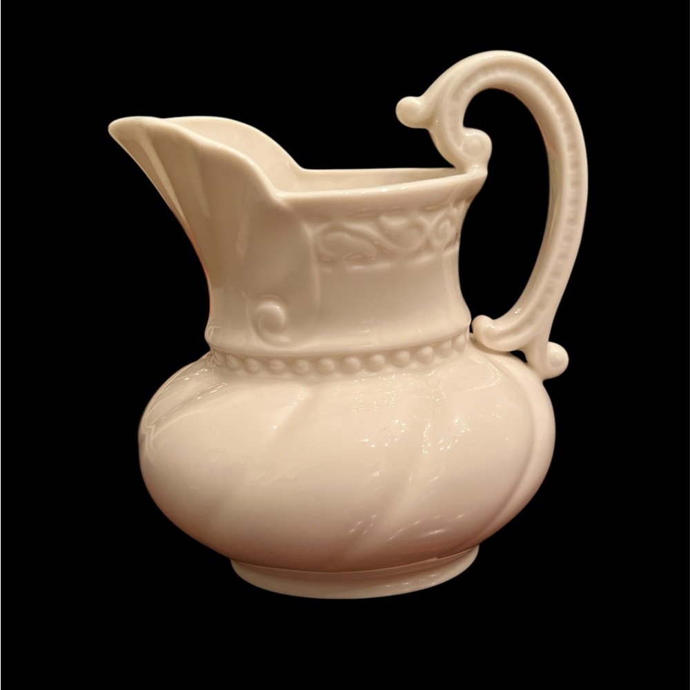 Lenox Creamer - Colonial Collection - Picture 2 of 5